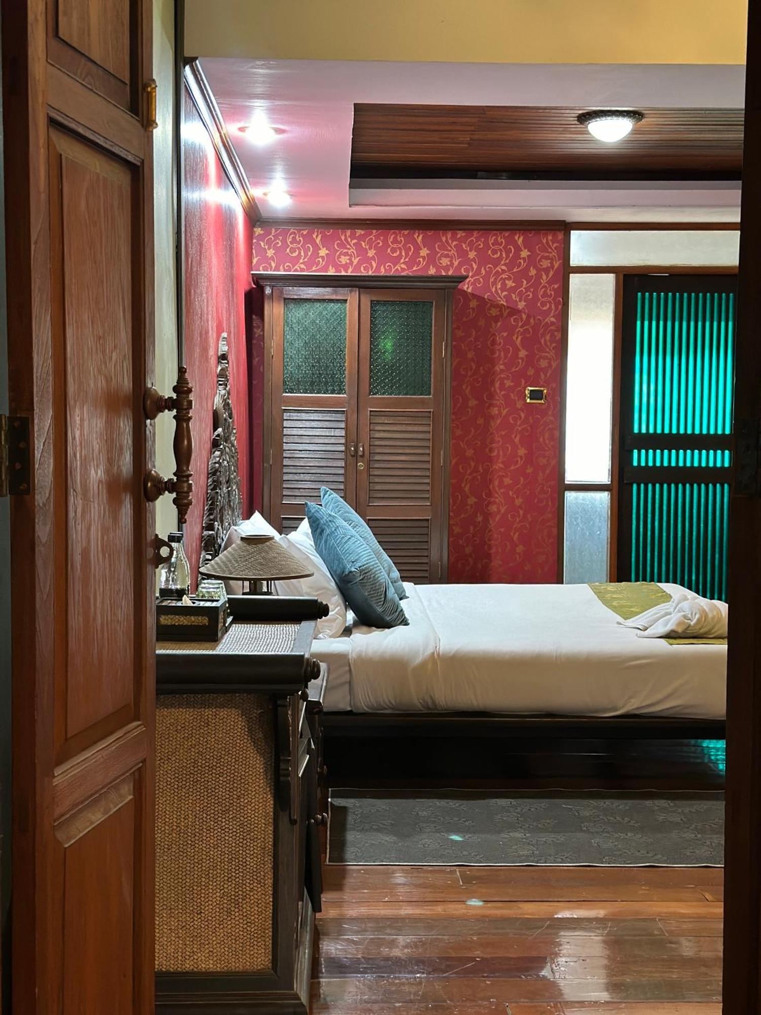 Tony'S Place Ayutthaya Экстерьер фото