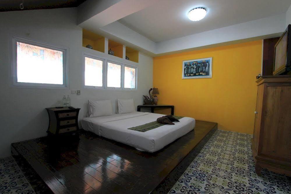 Tony'S Place Ayutthaya Экстерьер фото